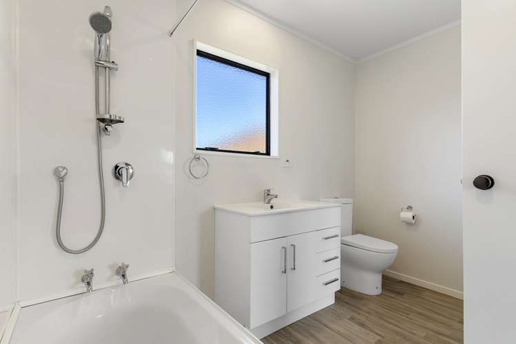 102a Ocean Road Whangamata_23