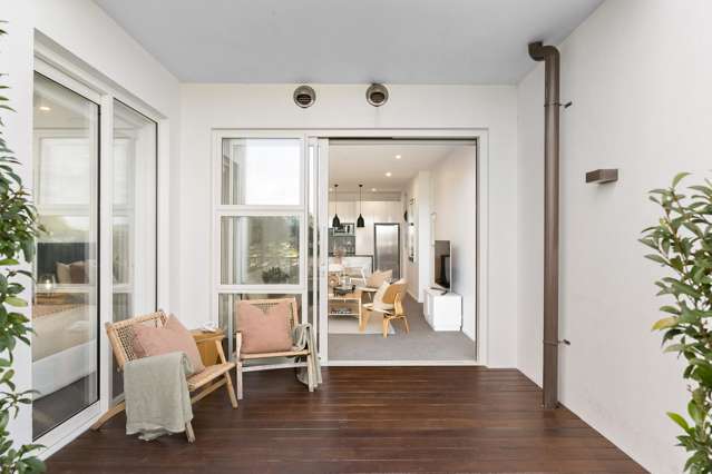 Spacious Living in Ockham's Set