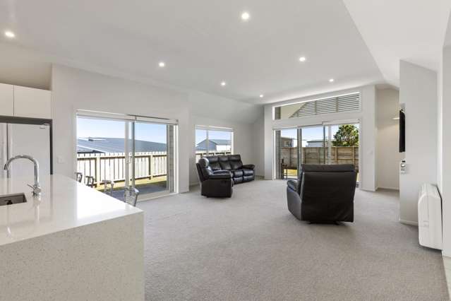 66 Cedarwood Street Woodridge_3