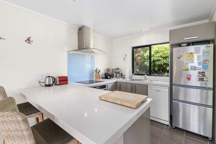 87 Huia Street Waikanae_12