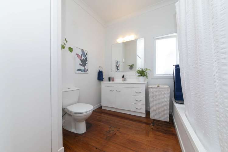 63 Fruitvale Road New Lynn_13