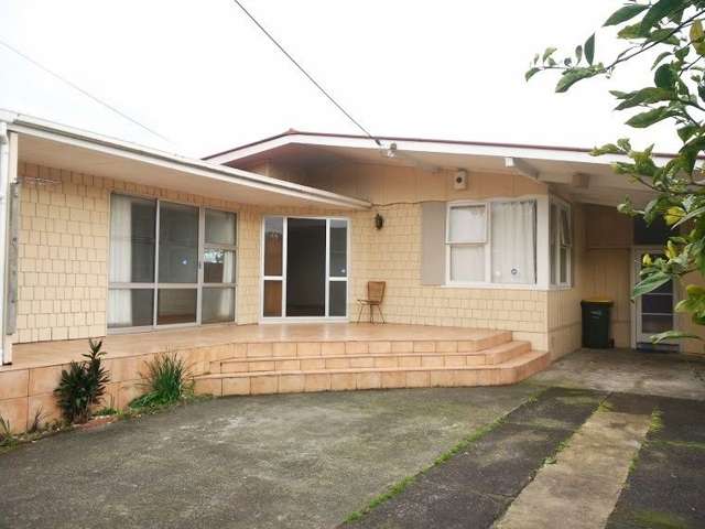 99 Vodanovich Road Te Atatu South_1