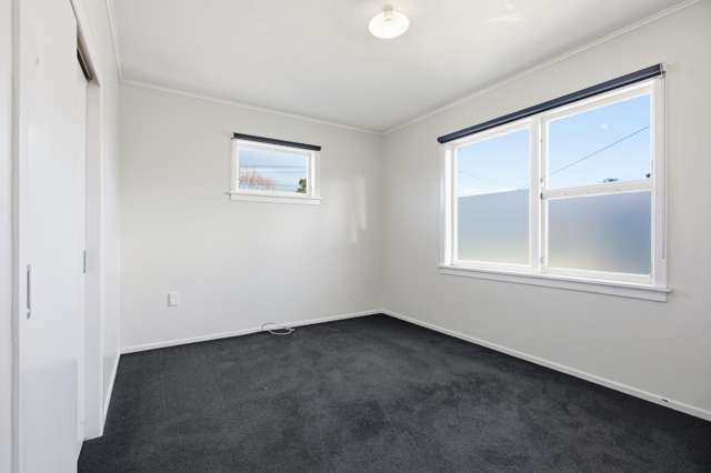 6 Hillside Crescent Westown_4