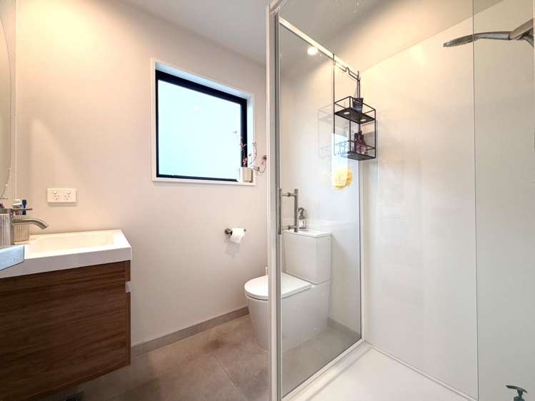 2/78 Wildberry Street Woolston_6