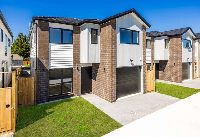 STAND ALONE + FREE HOLD + PARKING FOR 2 + GARAGE