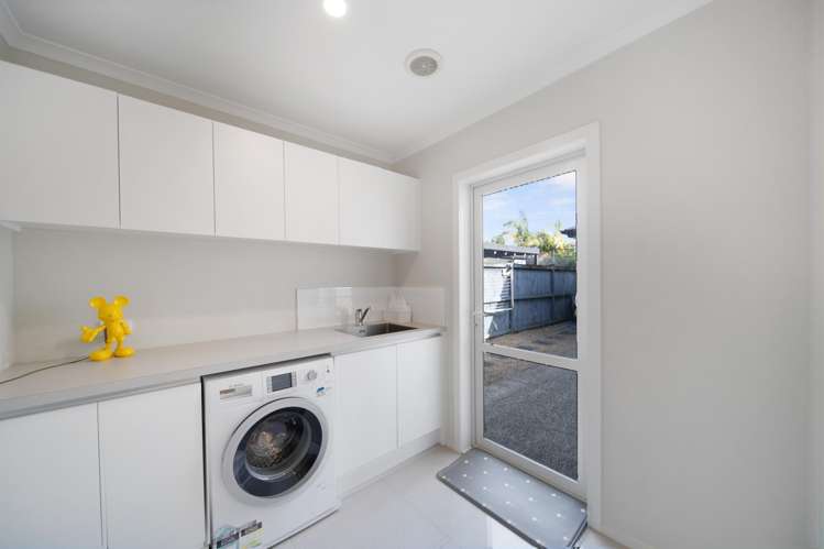 8 Canini Grove Karaka_23