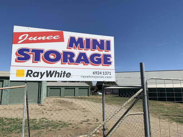 98 Queen Street (STORAGE SHEDS) Junee_4