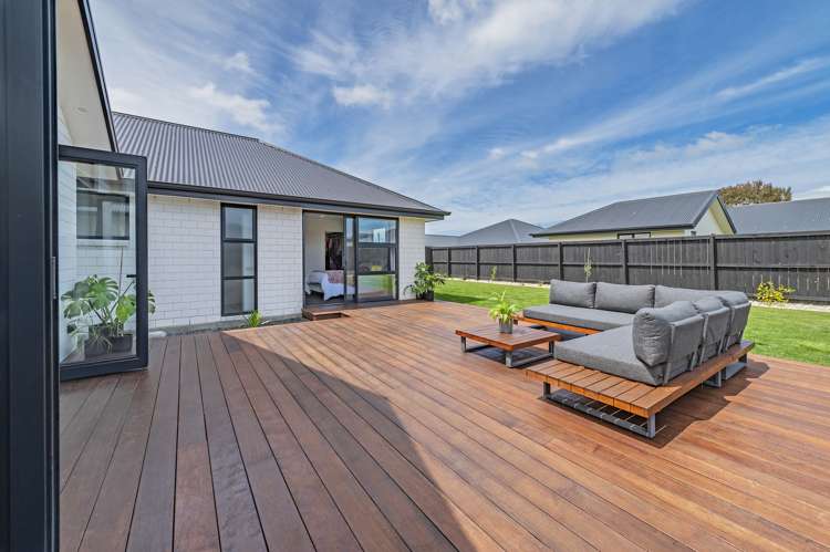 7 Vitalia Crescent Lincoln_32