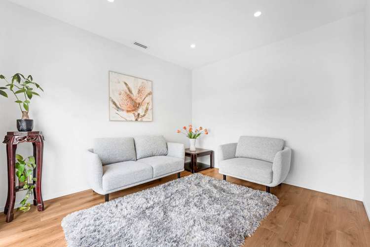 8 Teoteo Place Flat Bush_10