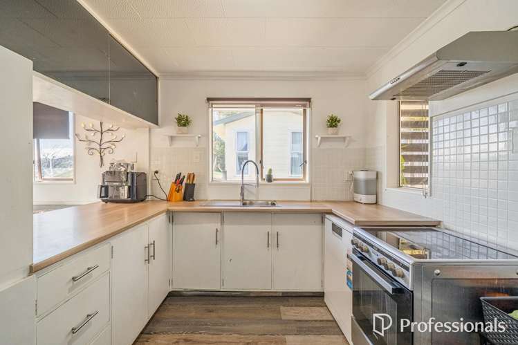 110 Holborn Drive Stokes Valley_10