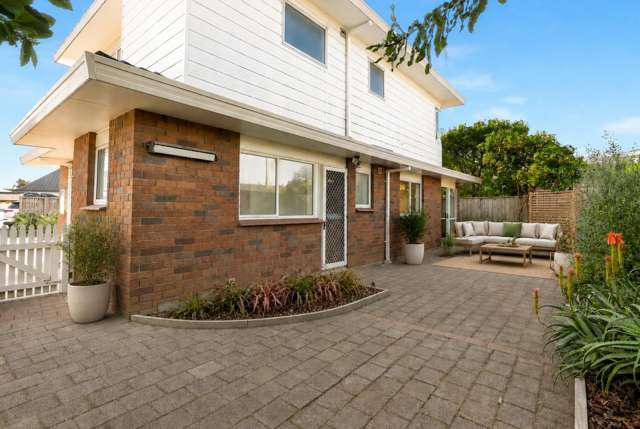 4/10 Terrace Avenue. Mount Maunganui_1