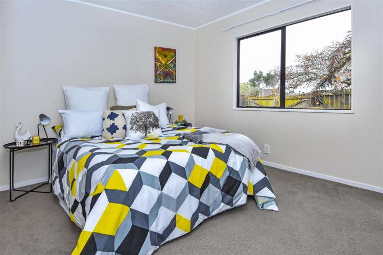 7 Bill Phillip Place Clendon Park_12