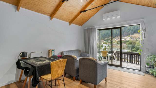 26a/135 Hallenstein Street Queenstown_1