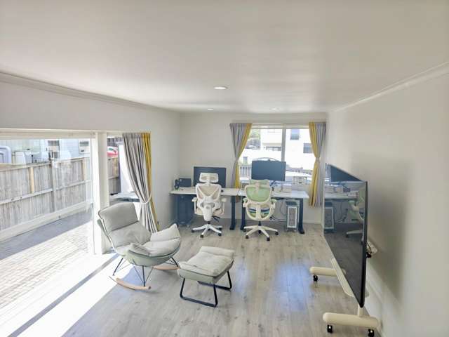 Live the Easy City Fringe Lifestyle