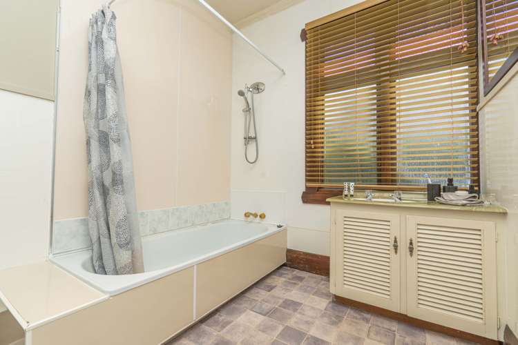 60 Louisa Street Gladstone_13