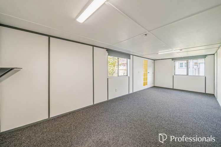 1306 High Street Taita_21