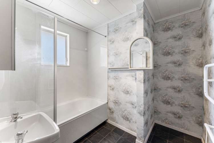 24 Hartford Crescent Totara Park_16