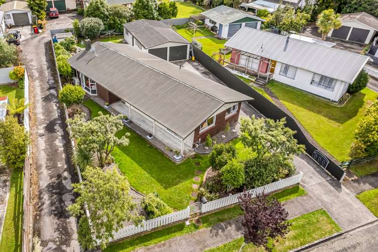 14 Ferndale Place Feilding_3
