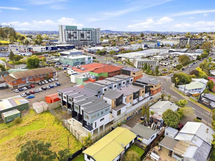 17 and 19 Glendale Road Glen Eden_8