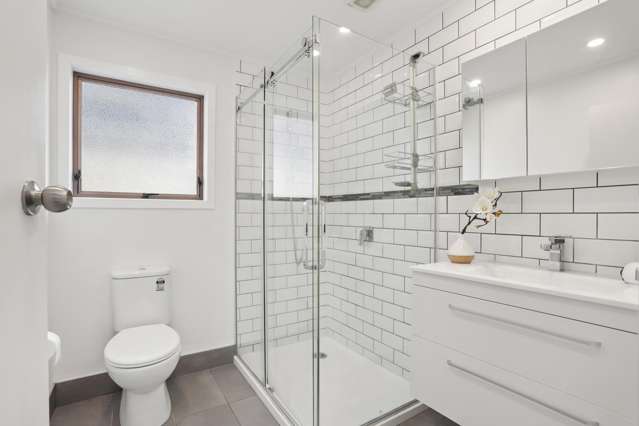 2/100 Royal Road Massey_2