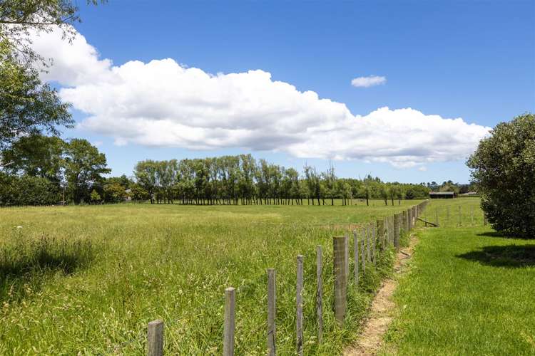 76 Riverland Road Kumeu_13