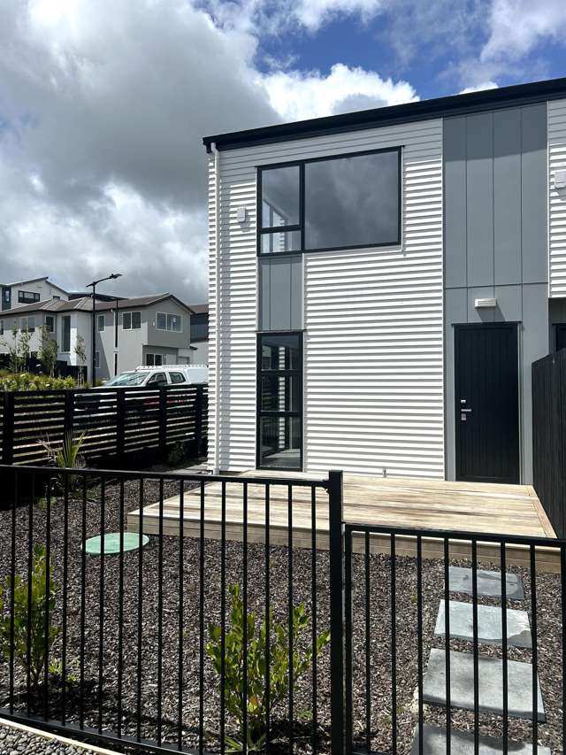 Brand New townhouse in central silverdale