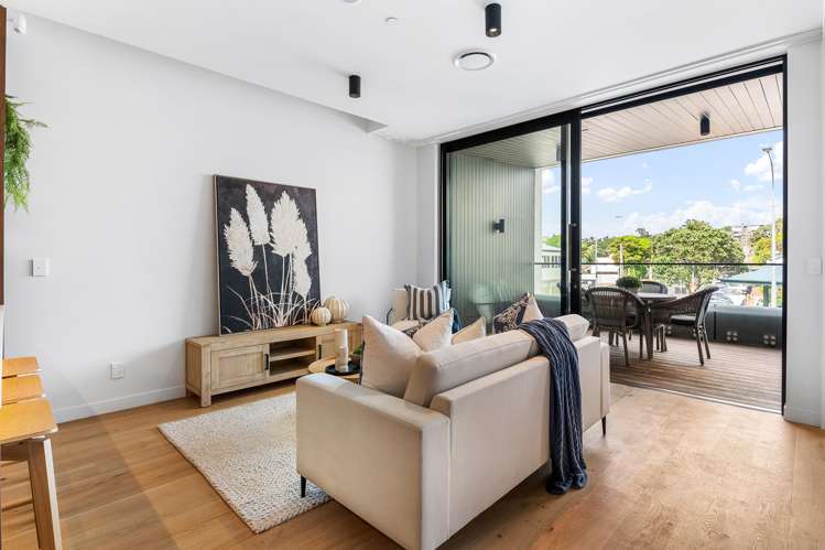 2/423 Beach Road Mairangi Bay_2