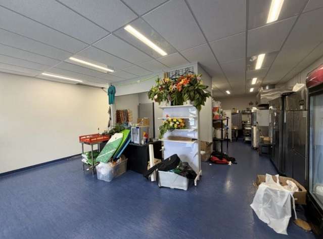 Retail 2/124 Henderson Valley Road Waitakere_3