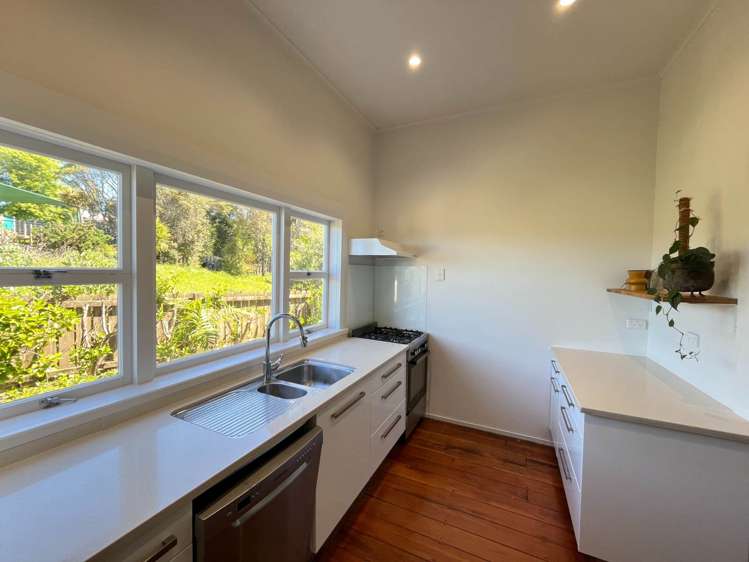 426 Huia Road Laingholm_3