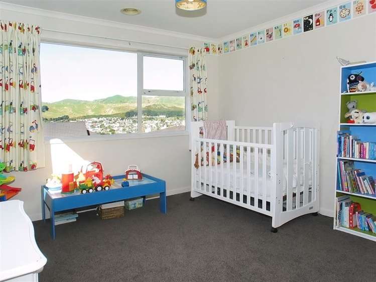 2 Peel Lane Aotea_12