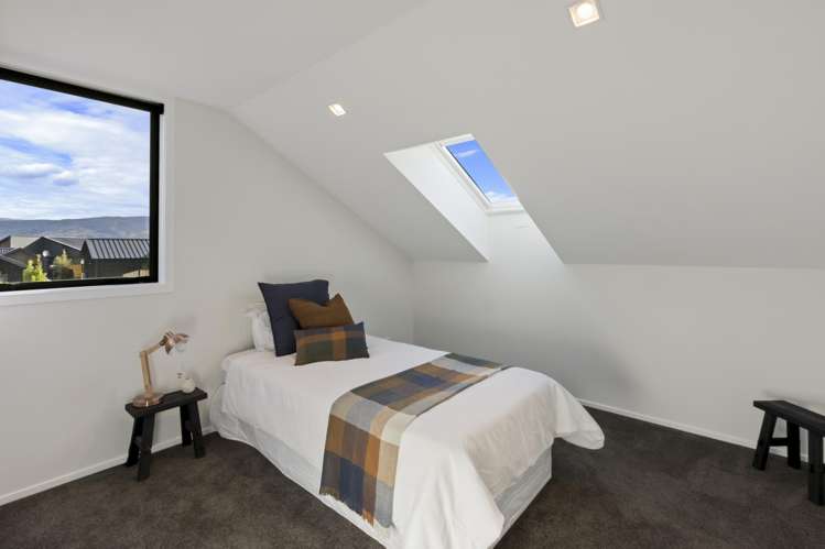 31 Magnum Drive Cromwell_24