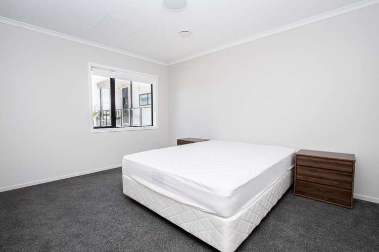 204/17 Vialou Street 10463_7