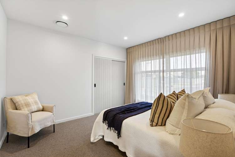 32 West Place Greenmeadows_14