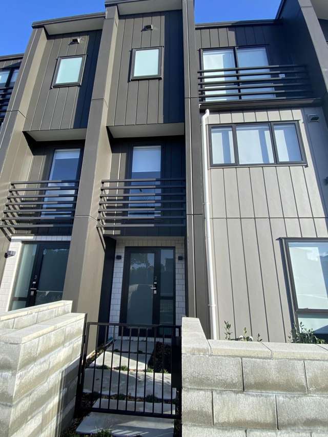 Great Location & Convenient to City!