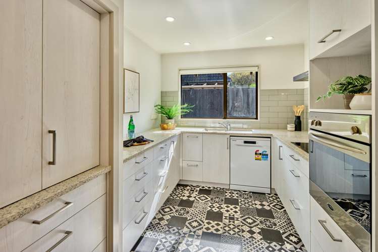 4/406 Fergusson Drive Heretaunga_3