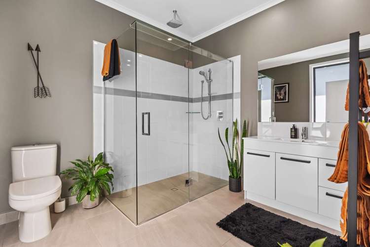 57 Benmore Crescent Pyes Pa_12