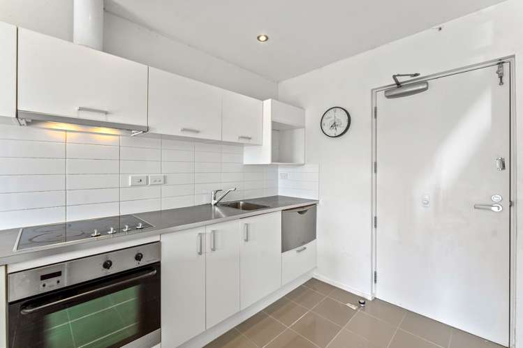 B11/71 Spencer Road Oteha_6