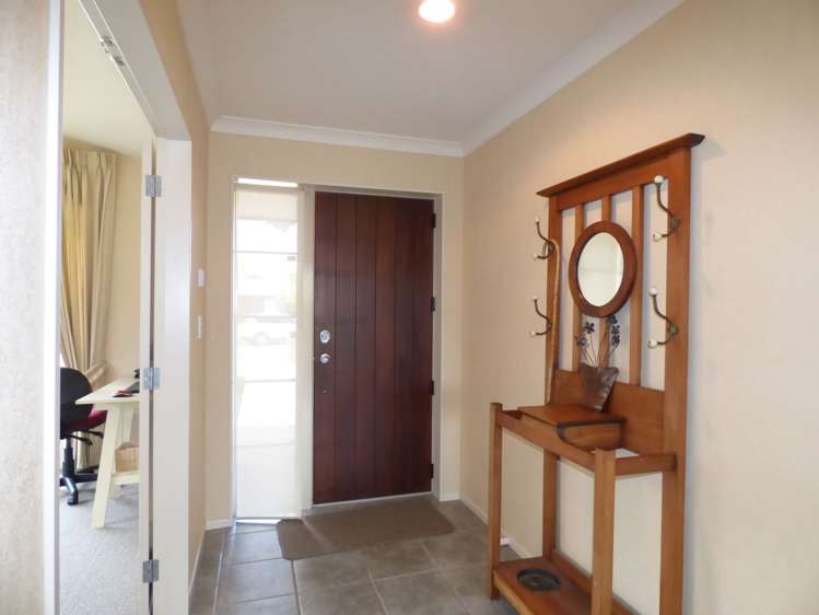 6 Sandowne Close Rototuna North_3