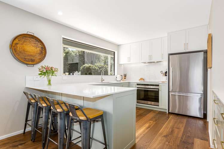 33 Paremata Haywards Road_4