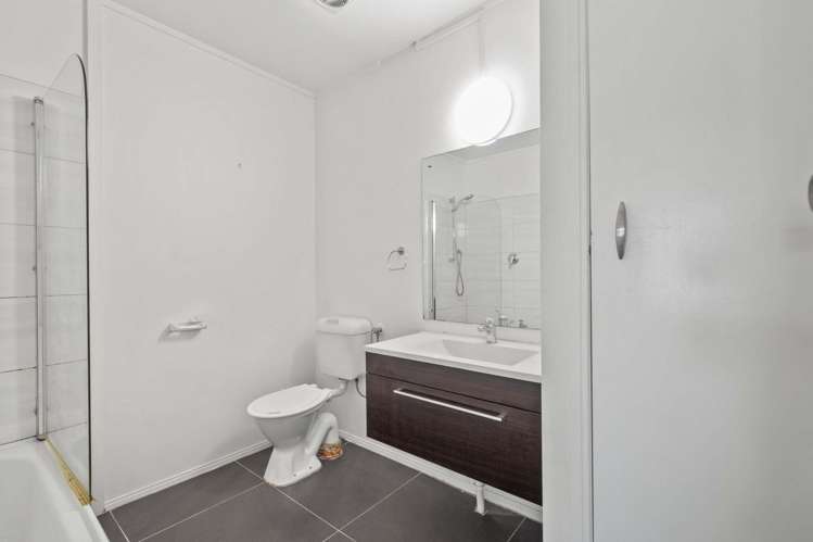 1/66 Beach Road Pahurehure_12