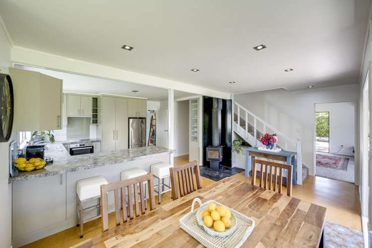 1127 Riverslea Road South Longlands_13