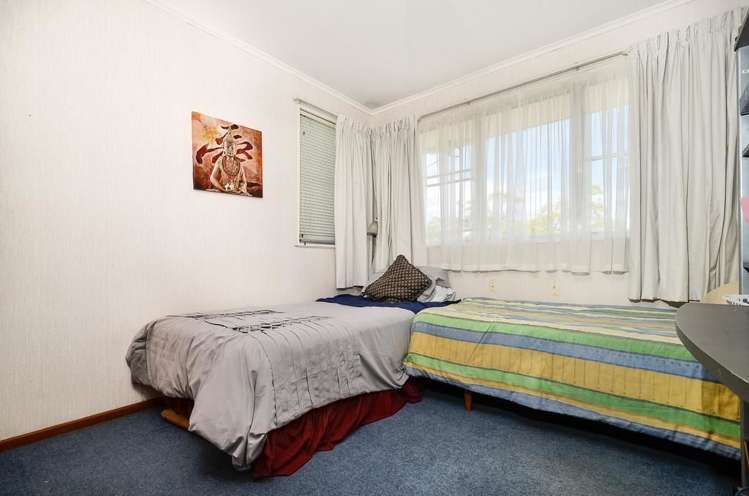 1 Wakeling Avenue Te Atatu South_12