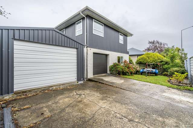 Large five-bedroom home in Waverley!