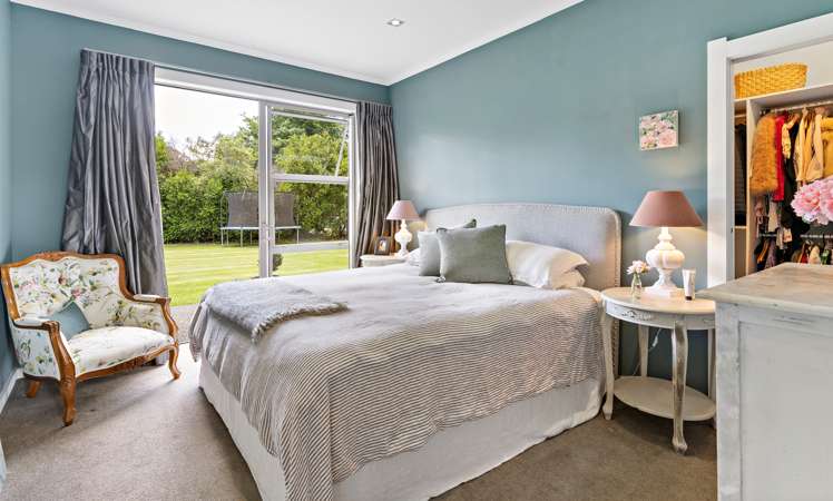 152 Willow Park Drive Opaki_15