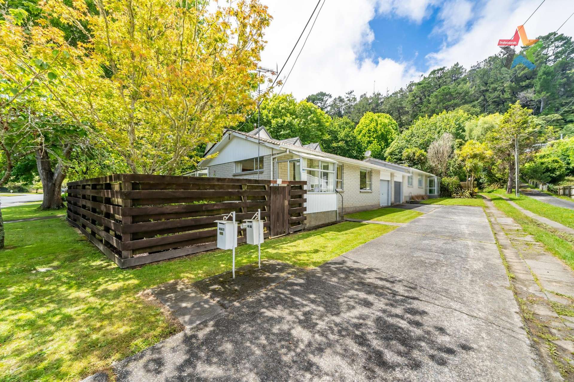1/46a Hine Road Wainuiomata_0