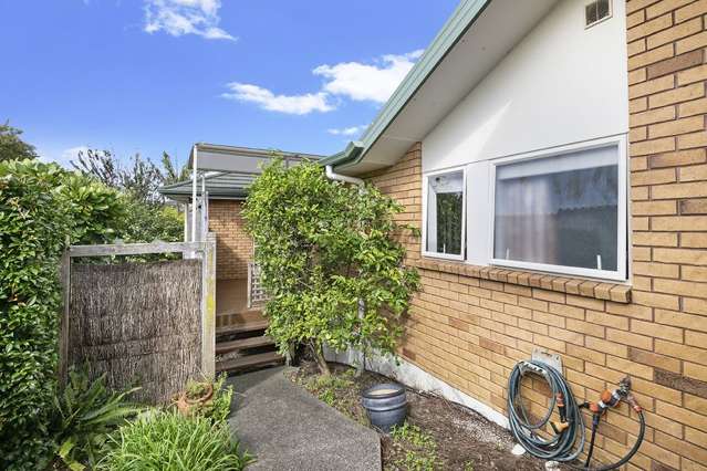 6 Rivervale Grove Stanmore Bay_4