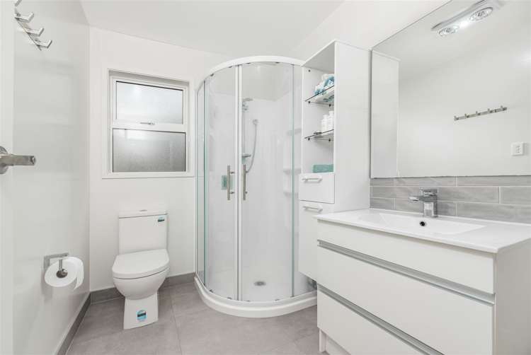 25 Tiroroa Avenue Te Atatu South_12