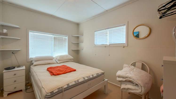 223B Ocean Road Whangamatā_6