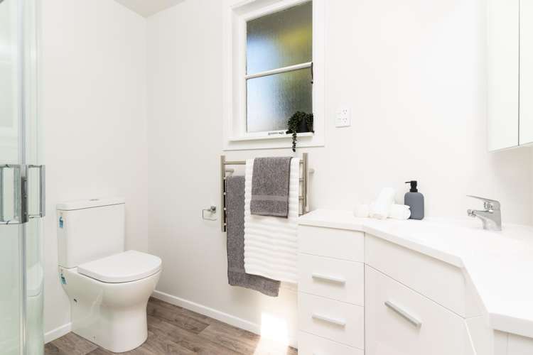 36 Waihora Crescent Waitangirua_7