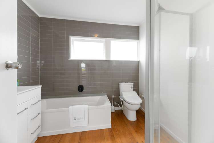 8 Hauraki Crescent Pinehill_12